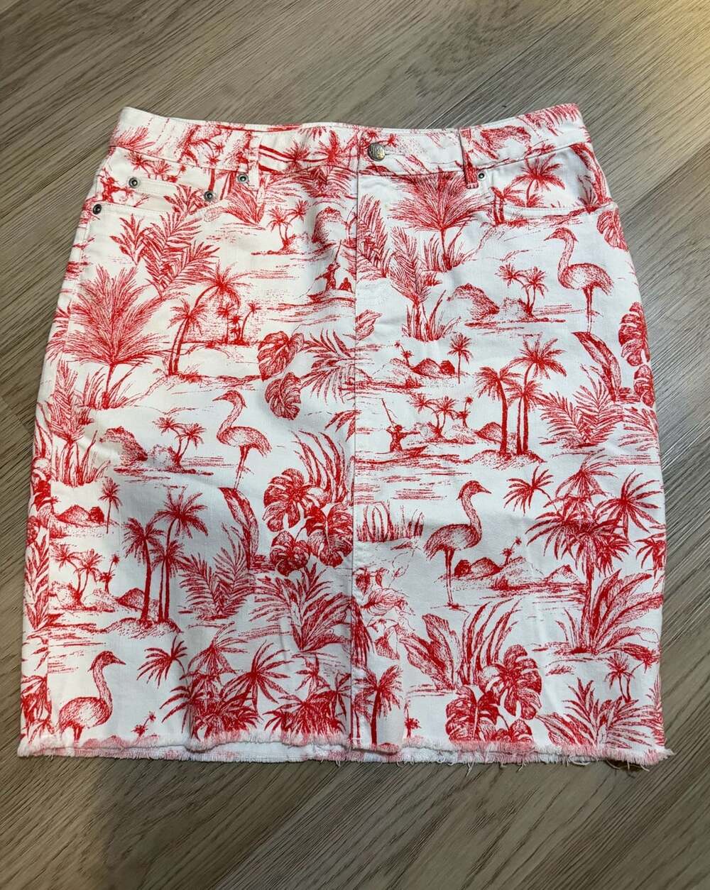 J.McLaughlin Red White Toile Flamingo Palm Tree Print Denim Mini Skirt Size 10